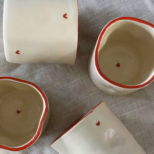 Monokiini coffee mug (little hearts)